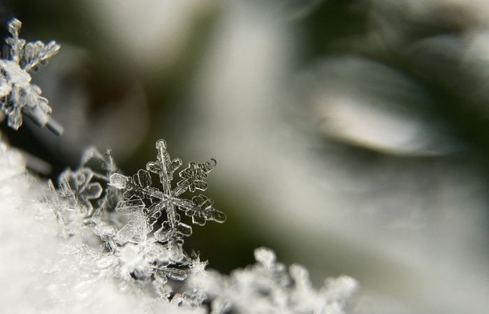 snowflake-1245747_1280